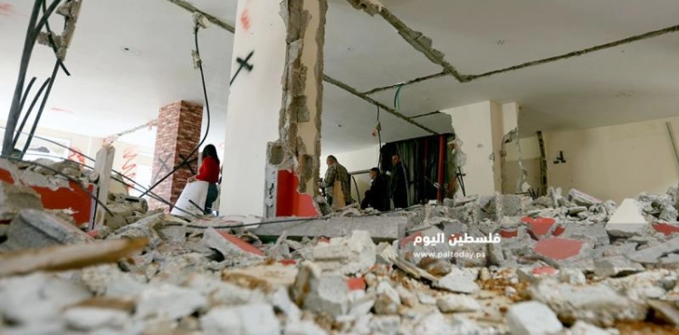 The occupation forces Maqdisi to demolish his house on the pretext of not authorizing!!