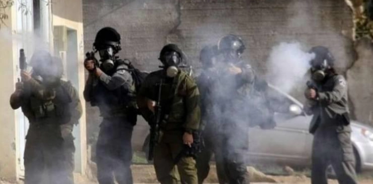 Choking injuries, as the occupation stormed the village of Ras Karkar