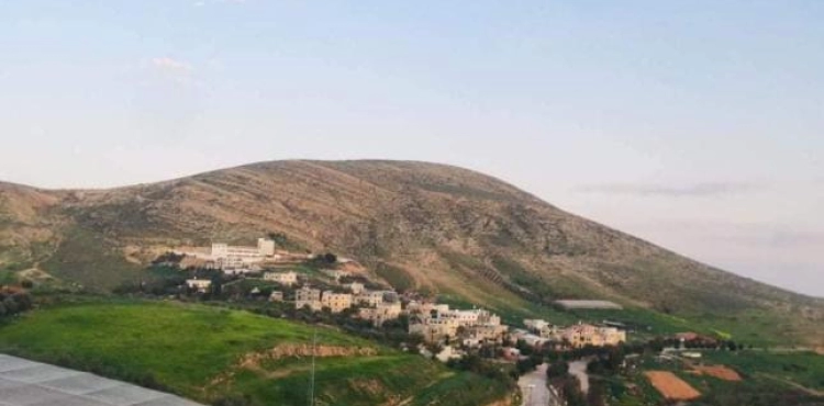 The occupation threatens to demolish 10 homes and facilities in Ain Shibli