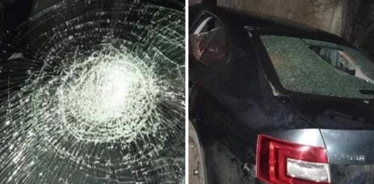 Settlers attack a family and destroy their vehicle in Broqin