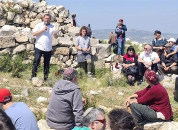 Settlers storm the archaeological site of Burnat in Mount Ebal