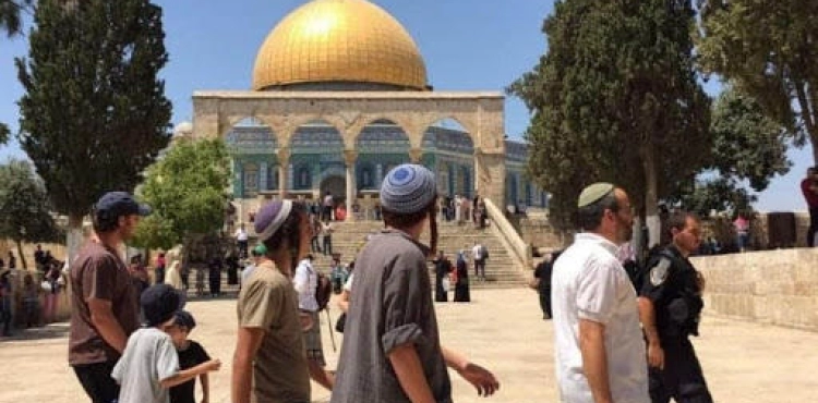 20 desecration of Al-Aqsa and 44 times the occupation prevented the call to prayer at the Al-Ibrahimi Mosque last month