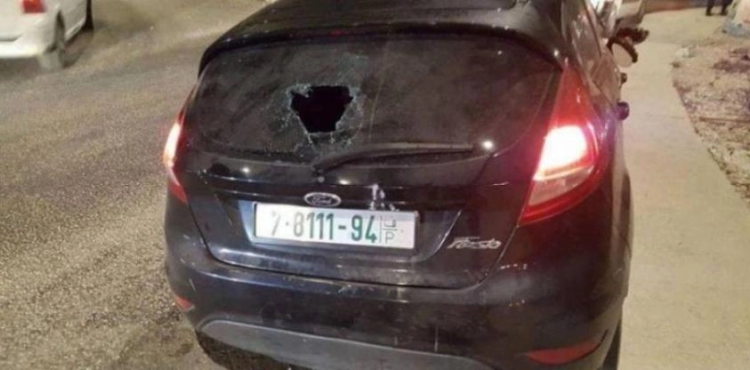 Settlers attack a citizen&acute;s vehicle near Burin, south of Nablus