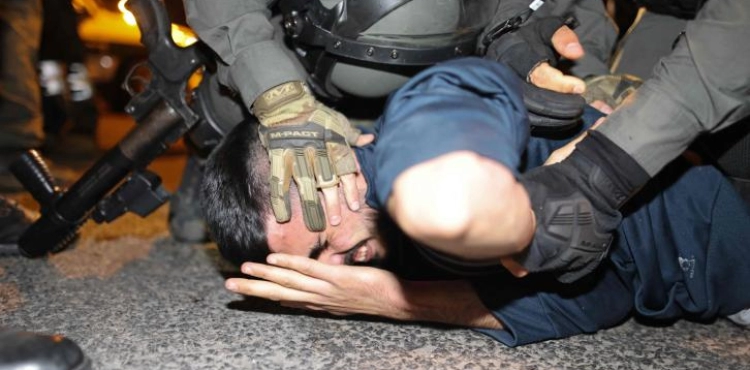 Two young men were injured and others were arrested during the occupation suppression of the sit-in in Sheikh Jarrah neighborhood