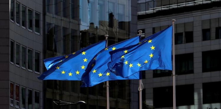 The United Kingdom grants ambassadorial status to the European Union representative in London