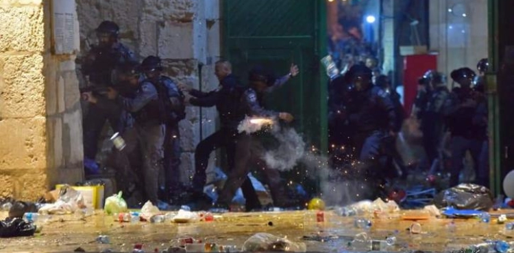 53 injuries during the storming of Al-Aqsa Mosque