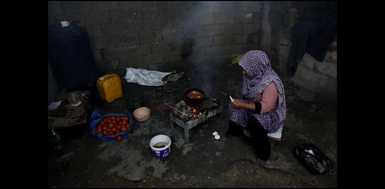 350,000 families living at risk of poverty in Gaza and the West Bank