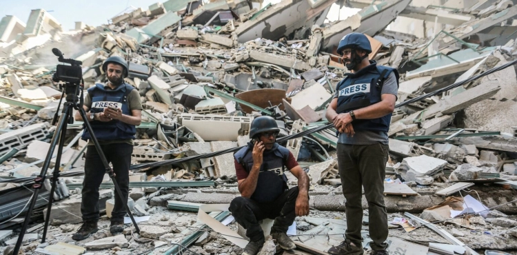 Mada: 43 violations against media freedoms in Palestine during July