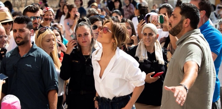 Photos of Jennifer Lopez in Jerusalem anger Arabs and Palestinians