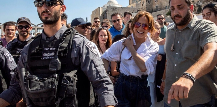 Photos of Jennifer Lopez in Jerusalem anger Arabs and Palestinians