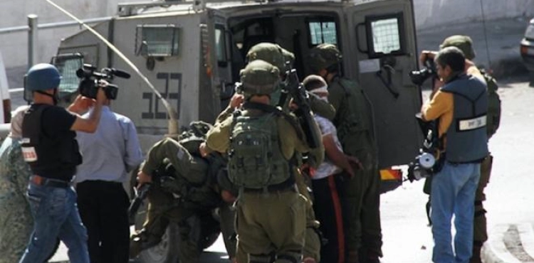 Center: 250 arrest cases carried out by the occupation army at the beginning of this year