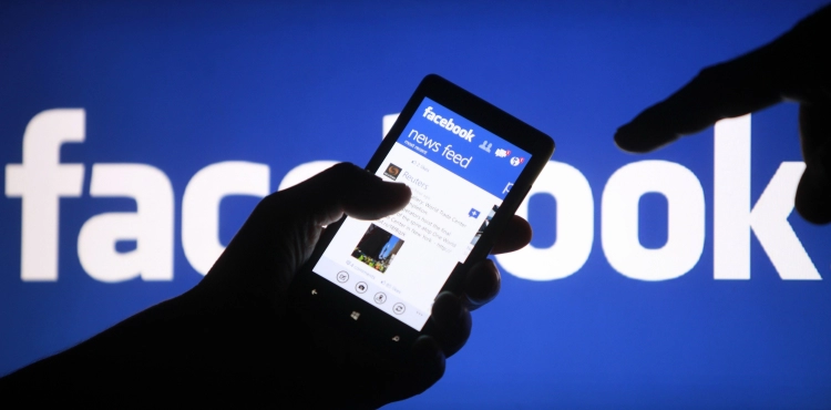 Facebook seeks to curb the spread of false news
