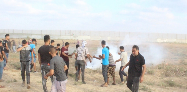 Dozens injured in return marches in eastern Gaza