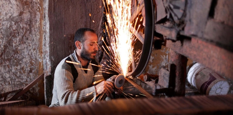 Gaza factories to demobilize 32 thousand workers and warn of bankruptcy