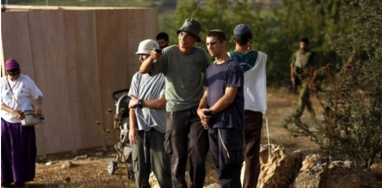 Settlers attack the village of Einabus