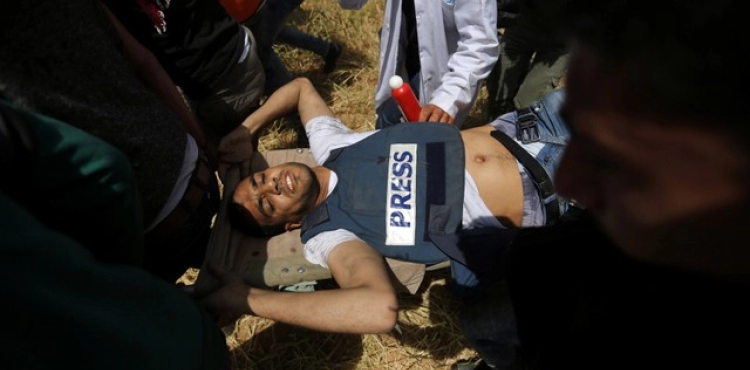 Gaza: A human rights center issues a report on the occupation&acute;s targeting of journalists