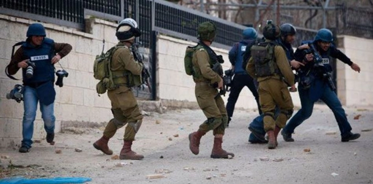 90 Israeli violations against journalists last month