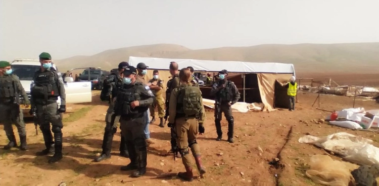 The occupation demolishes Khirbet Humsa al-Fouqa in the Jordan Valley and is trying to displace civilians from it by force