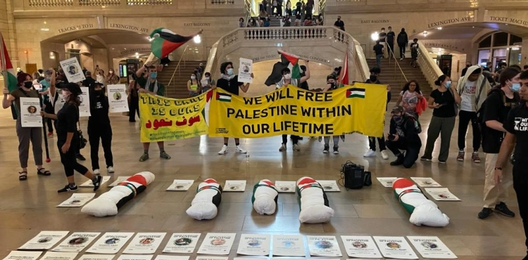 A demonstration in New York to demand the return of the bodies of martyrs held by the occupation
