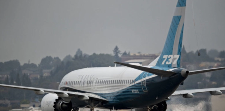 A Boeing 737 cargo plane makes a damaging landing in the sea off Honolulu