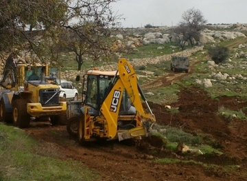 Settlers bulldoze lands in the northern Jordan Valley