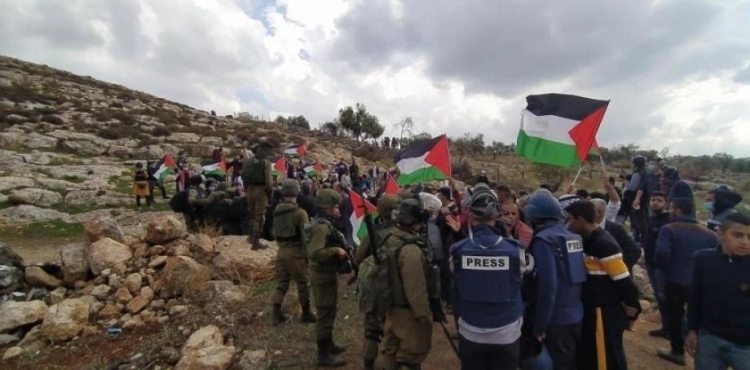 3 civilians were injured during the suppression of a march rejecting settlements in Beit Dajan
