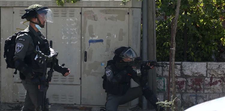 Jenin: The occupation shot and suffocated civilians, and seized a water tank