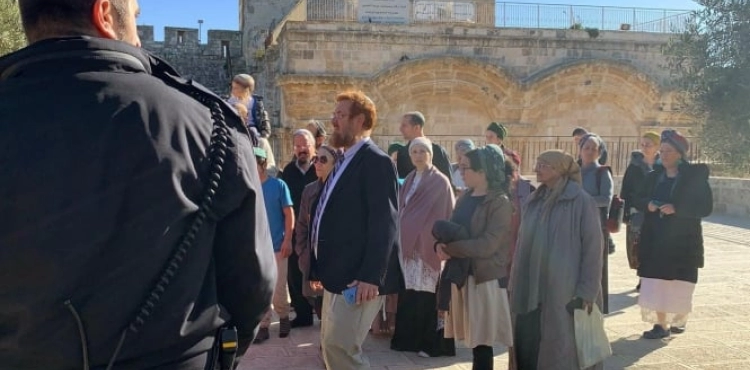 Extremist &quot;Glick&quot; leads settlersÂ´ storming of Al-Aqsa Mosque