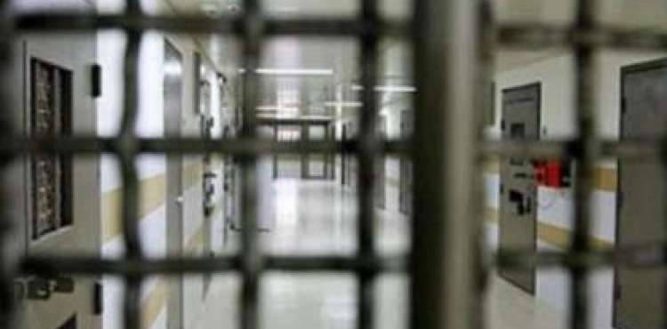 Haaretz: 723 administrative detainees are held in Israeli prisons