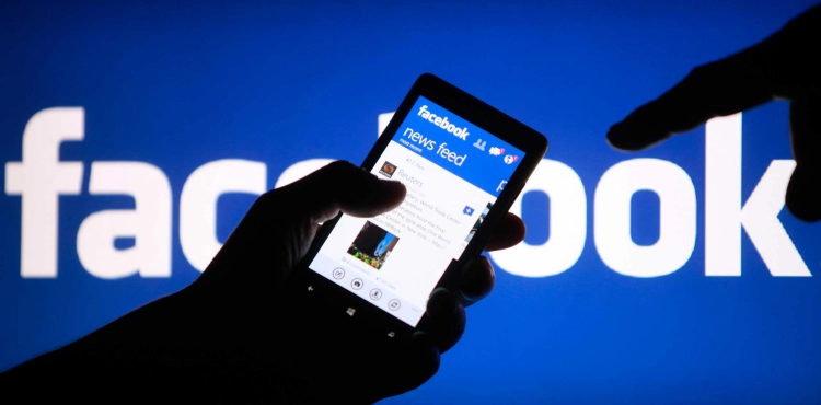 Facebook management deletes the pages of hundreds of journalists and activists in Gaza