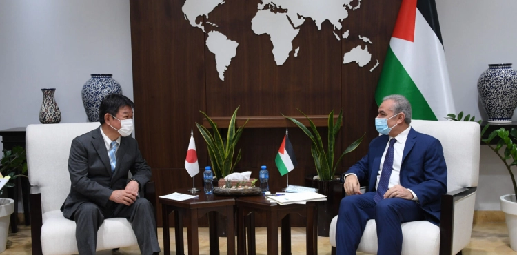 The Prime Minister discusses with the Japanese Foreign Minister bilateral relations and the political file