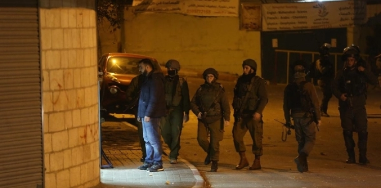 The occupation launches a campaign of arrests in the West Bank and Jerusalem