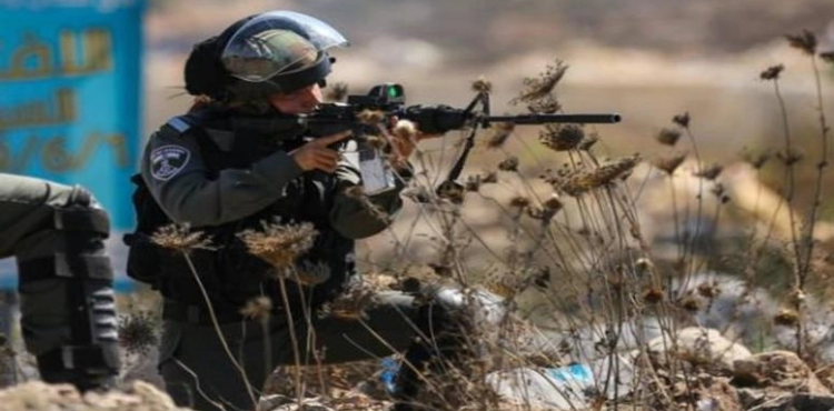 A young man was shot by the occupation in a house south of Nablus
