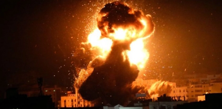 In pictures: The occupation commits a massacre in Deir al-Balah in the central Gaza Strip.