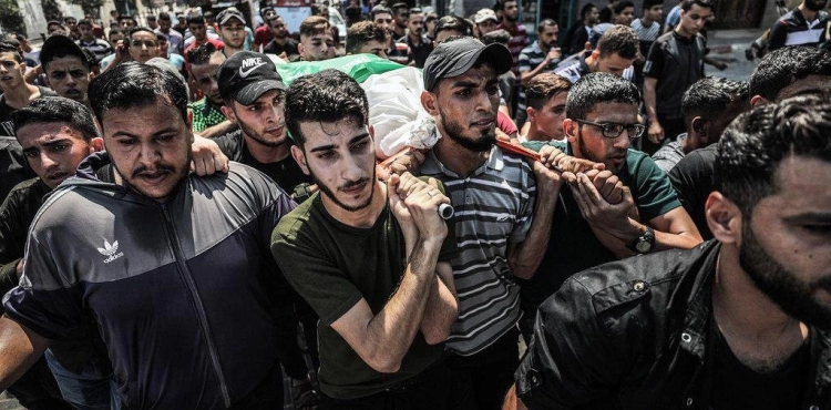Photos| Gaza mourns the three martyrs