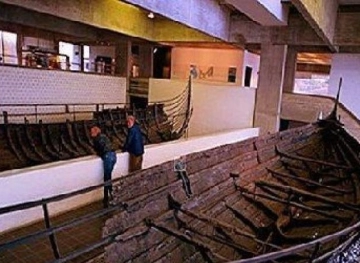 Denmark is rebuilding the historic Viking Hall with 1,000 tons of oak