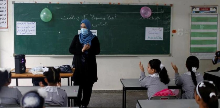 Gaza begins its school year amid fears of an intensification of a third wave of Corona