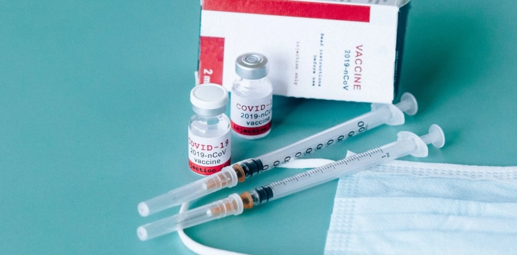 Two deaths and 53 new cases of corona