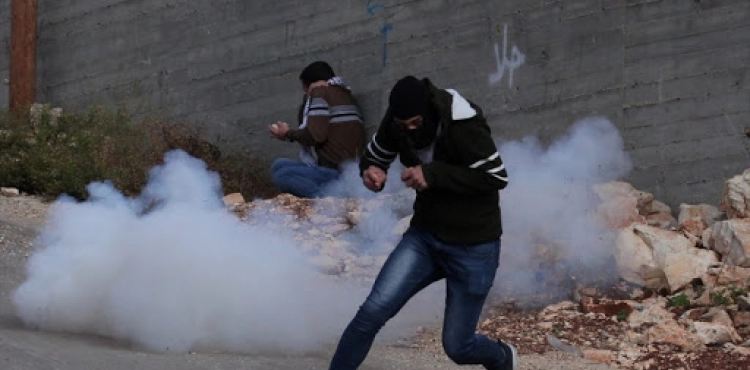 3 Civilians were shot and dozens were suffocated during the occupation&acute;s suppression of the Beit Dajan march, east of Nablus